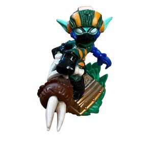 Super Shot Stealth Elf figure from the Skylanders SuperChargers game